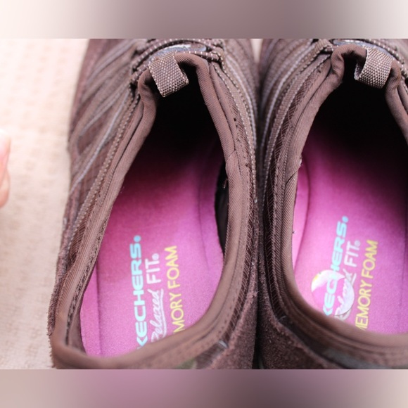 Sketchers 7.5 Relaxed Fit Memory Foam Slip Ons - Picture 5 of 7